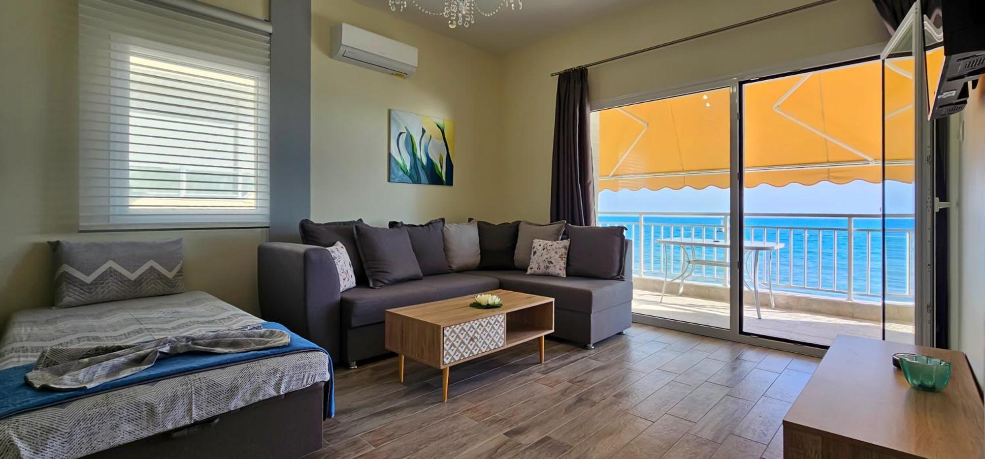 Hara Apartment In Front Of The Beach Paralía Exteriör bild